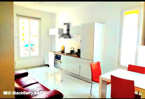 SUITE STALINGRAD, Nice (fotografie 3)