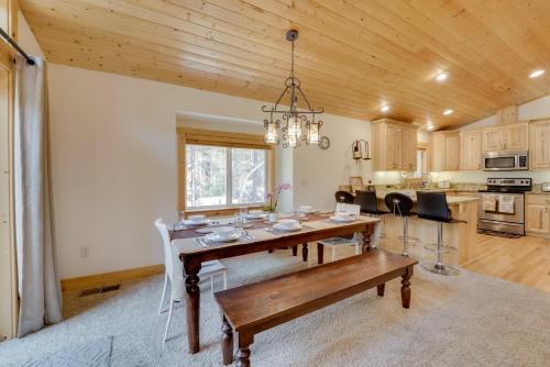 Private Cabin Near Donner Lake and Ski Resorts! - image 4