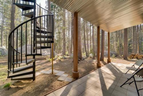 Private Cabin Near Donner Lake and Ski Resorts! - image 2