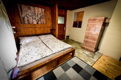 1 double bed, 2 bunk beds