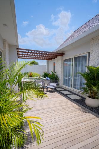 Nyuh Lengkong Beachfront Villa near Tanah Lot in Tanah Lot
