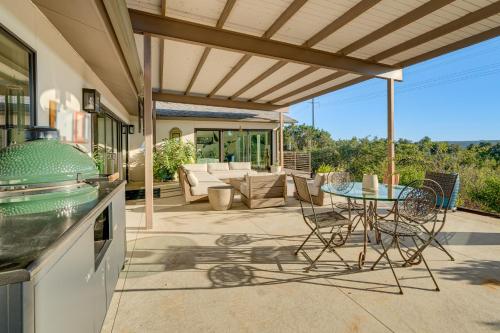 Luxe Mid-Century Austin Home with Canyon Views in Austin, USA