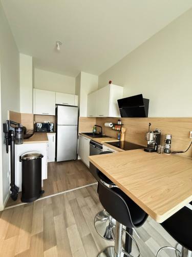 Cocina, Charmant appartement avec balcon in Rennes Suburbs