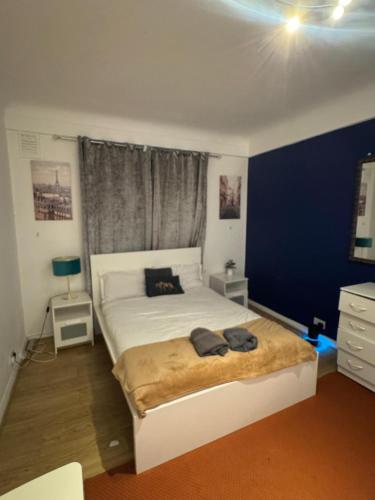 Hyde Park Corner Beautiful Family Apartment, Londyn