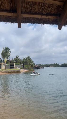 Aktivitātes, Waterfront 4BR Retreat in Ada Foah in Big Ada