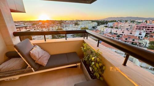 Nomad Dreams N5 Cascais condo with garage & swimming pool in 巴洛奧杜羅薩里奧