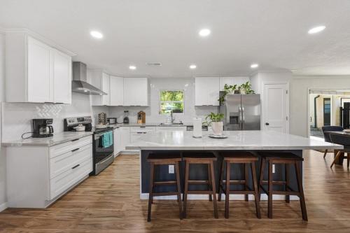 New! Flower Mound Home with Pool and Firepit in Flower Mound