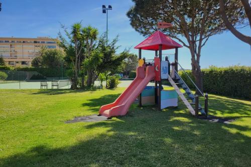 Nomad Dreams N5 Cascais condo with garage & swimming pool in 巴洛奧杜羅薩里奧