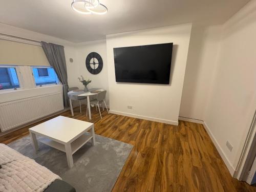 Premium Village Stay near Train & Loch in เร็นเฟรนไชร์