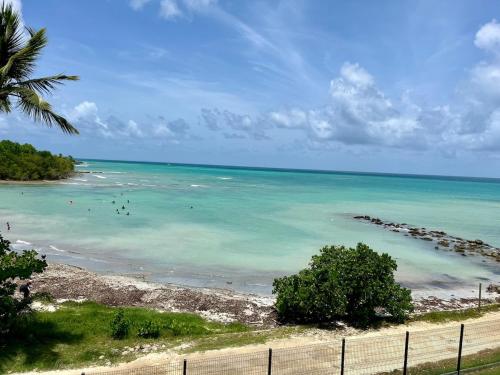 Studio avec terrasse - Accès plage et piscine - Location saisonnière - Salazie