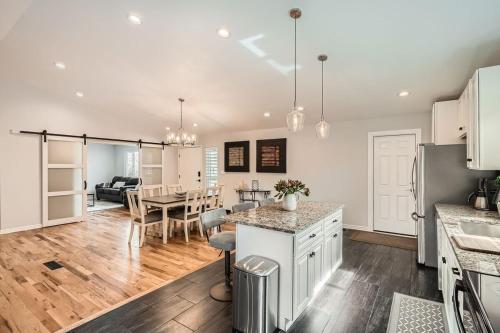 Littleton DTC updated GEM with Hot Tub! in Centennial (Colorado)