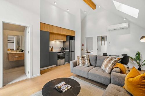 Lake and Peaks 2 Bedroom Apartment in The Remarkables