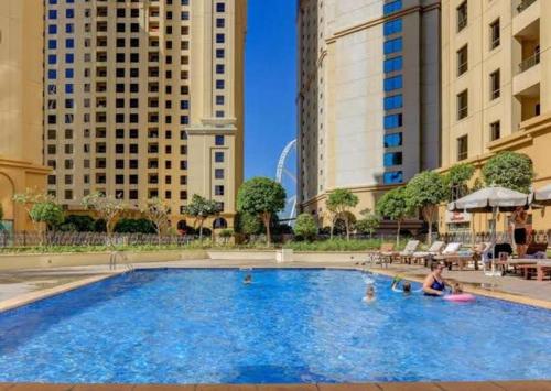 Private Room Steps from Jumeriah Beach & Marina Walk - LMY Sadaf 7 JBR Dubai, Dubaj (zdjęcie 8)