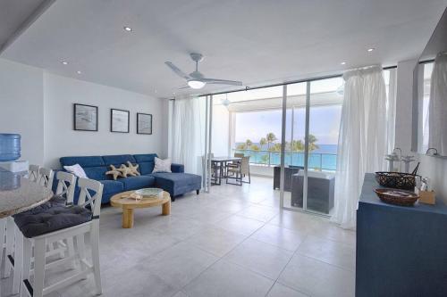 Apartamento en Marbella vista al mar in Villas Del Mar