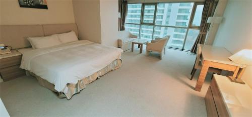 room detail thumbnail 1