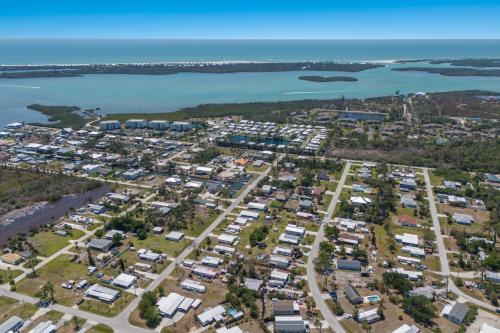 A környék, The Salty Sister Retreat in Grove City (FL)