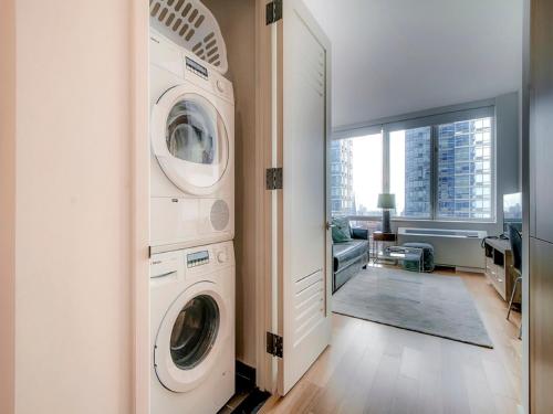 Global Luxury Suites at Sky - Tap to explore photos