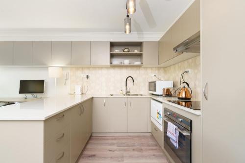 Kjøkken, Quiet Retreat Close to City Centre and Lake - Hosted by Canstay in Majura