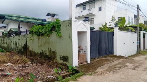 Pirivena Garden Resort - AC Units, Kitchen, Attached Bath Room, & WiFi in Boralesgamuwa