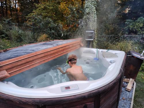 Kwietna łąka na szlaku (Kwietna laka na szlaku) in Jarnoltowek