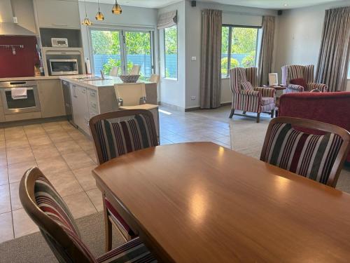 Minutes from Mission in ทาราเดล