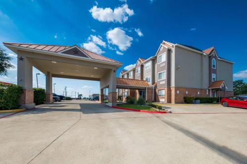 Quality Inn & Suites North Mesquite I-30 in Mesquite, USA