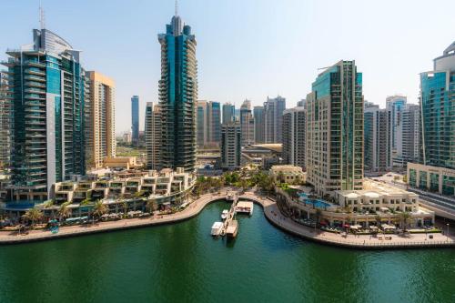 Scenic - Contemporary - Marina Getaway - main image