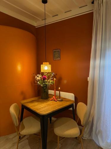  Tiny-House van zeecontainers bij het bos in 8453 WH Oranjewoud