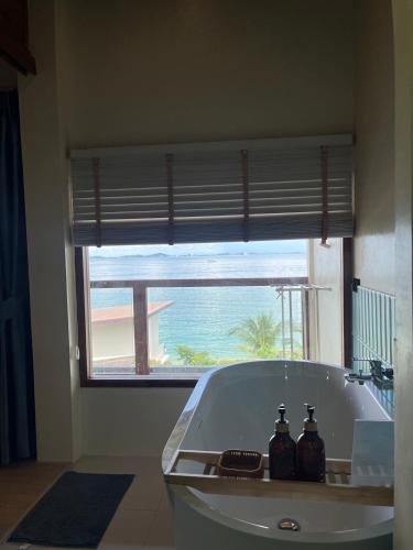 Full-sized bathtubs