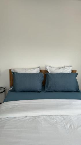 Hebergement DEUX pièces en résidence propre et calme - Location saisonnière - Lieusaint