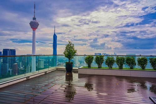 The Platinum KLCC By Aura Suites - image 9
