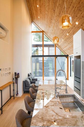 Echowoods- Echoland, 6-person Japanese Bath, Fireplace