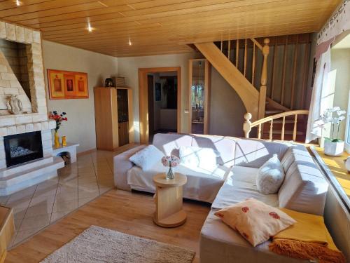 Ferienhaus Hasenhügel mit Seeblick (Ferienhaus Hasenhugel mit Seeblick) in Schoneberg (Uckermark)