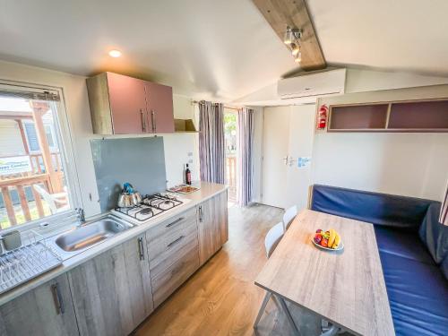 Happy Camp mobile homes in BalatonTourist Fured Camping & Bungalows in Balatonfured