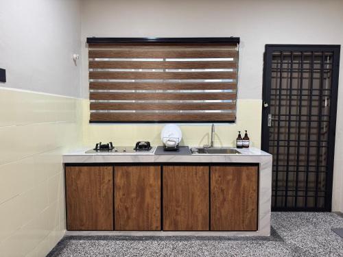 Kitchen, Runa Homestay Jasin - Cozy 3BR with AC & Netflix in Jasin