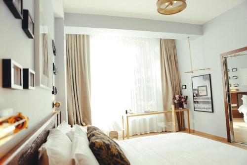 Bazaar Inn Hotel, Тирана (фото 11)