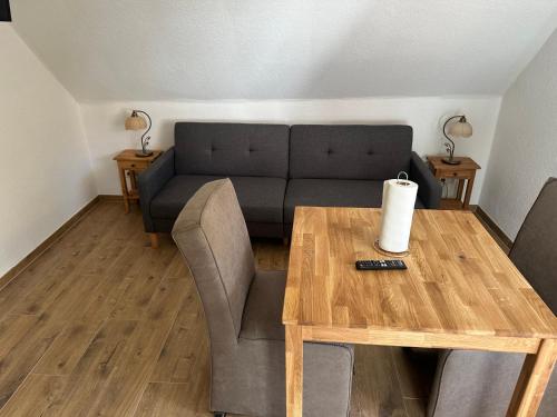 2 twin beds, 1 sofa bed