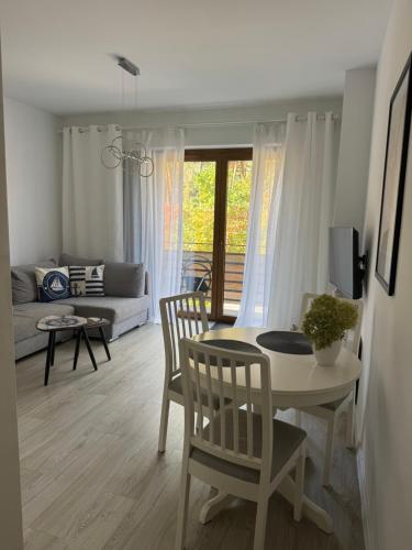 Biała Fala apartamenty nad jeziorem (Biala Fala apartamenty nad jeziorem) in Slawa