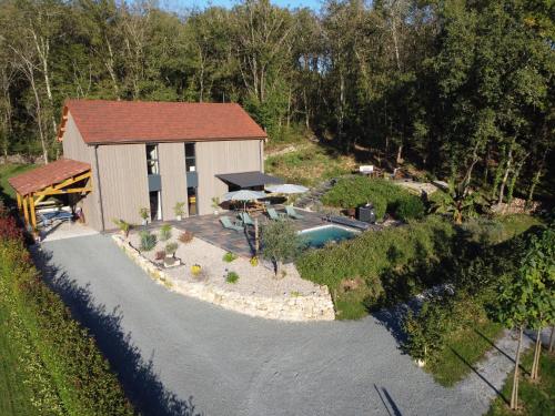 Viesnīcas āriene, Maison typique du Périgord, séchoir à tabac avec piscine chauffée (Maison typique du Perigord, sechoir a tabac avec piscine chauffee) in Marnac