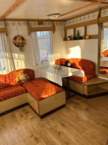 2 bedrooms, 4 beds