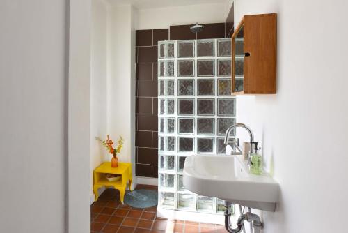 Arthouse or Fireman's Cottage - image 5