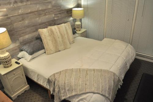 Hibernation Station - Community Amenities Wooded Views - image 12