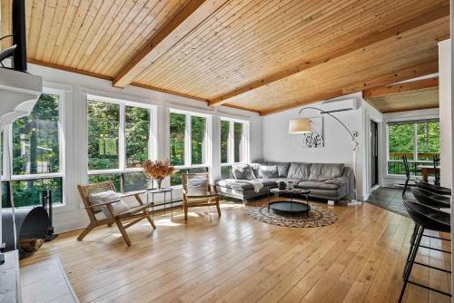 Lake - Spa - Pool Table - Chalet Ookpik in Mansonville (QC)
