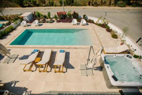 Nadine sea side villas – khách sạn tại Perivolia