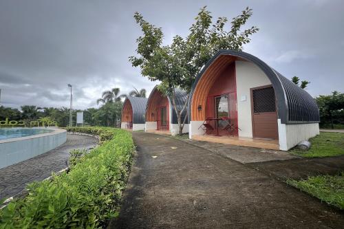 Exterior view, Palm Cabanas Resort in Sapalibutad