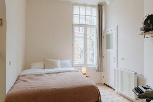 Urban Hideout Just Steps from Antwerp's Highlights, Amberes (foto 6)