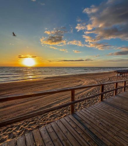 Apartamento muy cerca del mar. in Arenales Del Sol