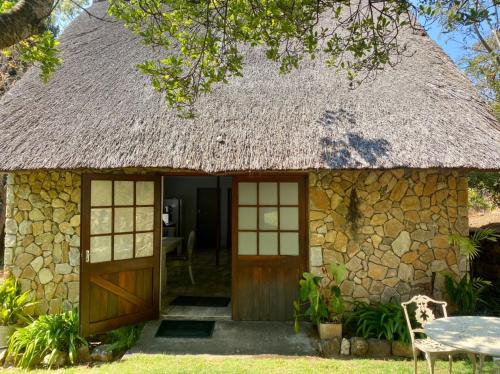 Stunning Cottage in the Heart of Nyanga - 2095