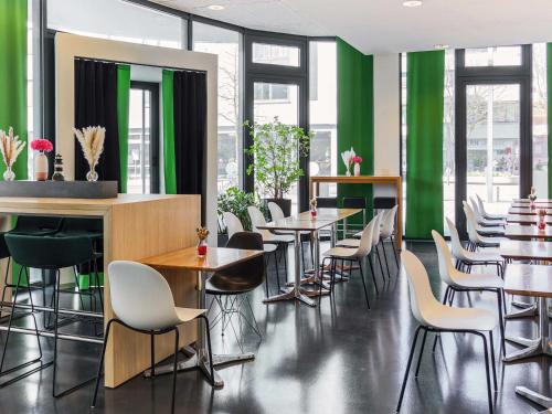 Bar/ Salón, B&B HOTEL Aalen in Aalen