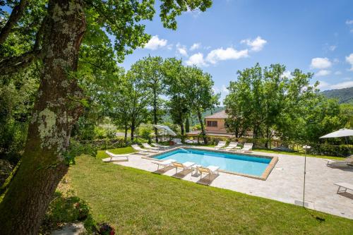 6 bedrooms, 12 beds